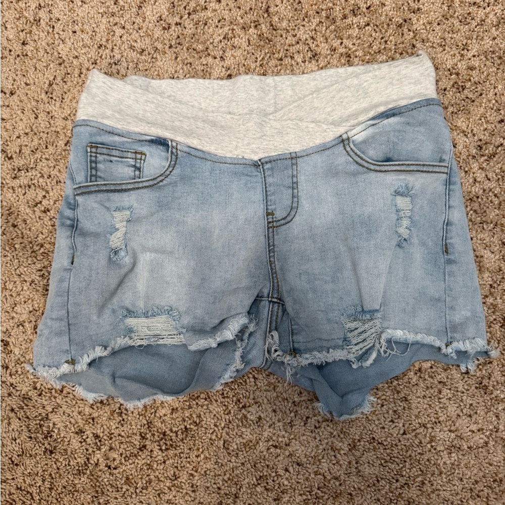 ✨2 for $35 ALL SHORTS!✨ Women's Maternity Ripped Jean Shorts size Medium​ - Picture 5 of 6